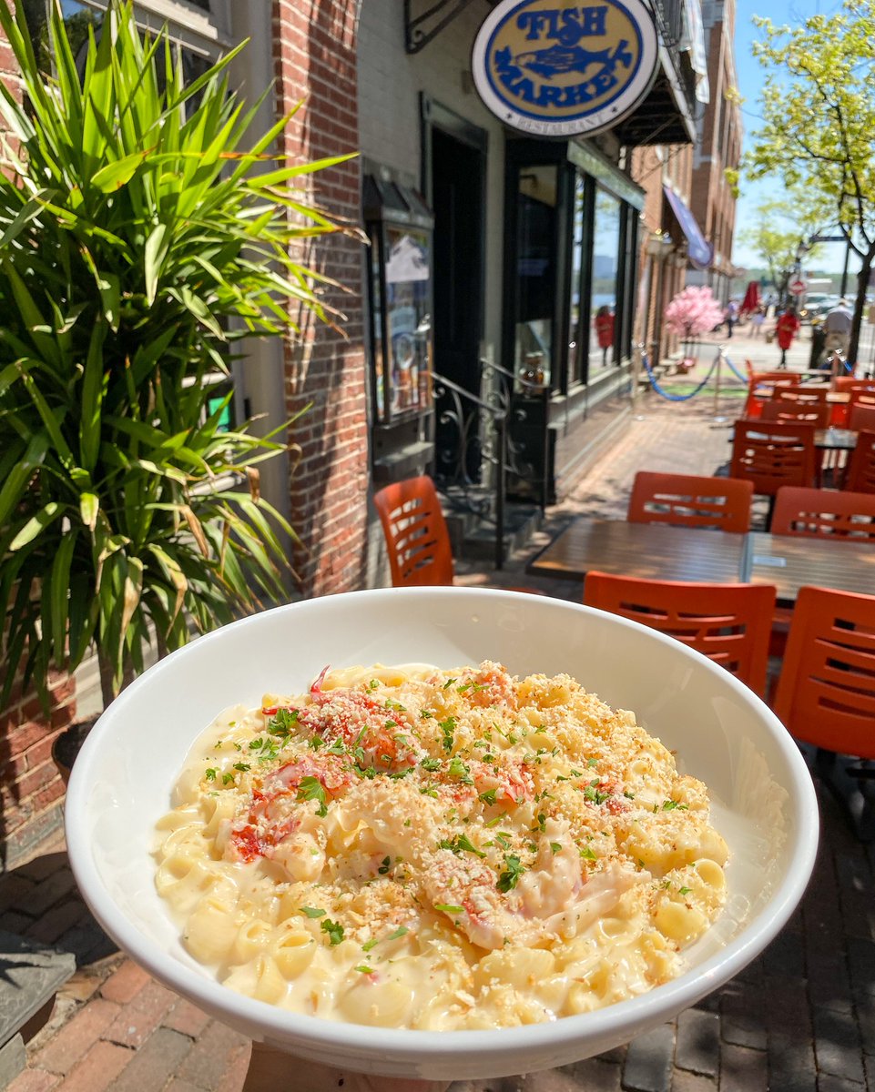 fishmarketva's tweet photo. Celebrate #MacAndCheeseDay Fish Market style with a bowl of our deliciously cheesy Lobster Mac!
#lobstermac #UberEats #delivery #supportlocalbusiness #visitalx #northernvrginiafoodies #seafood #patiodining https://t.co/ox81QZ131g
