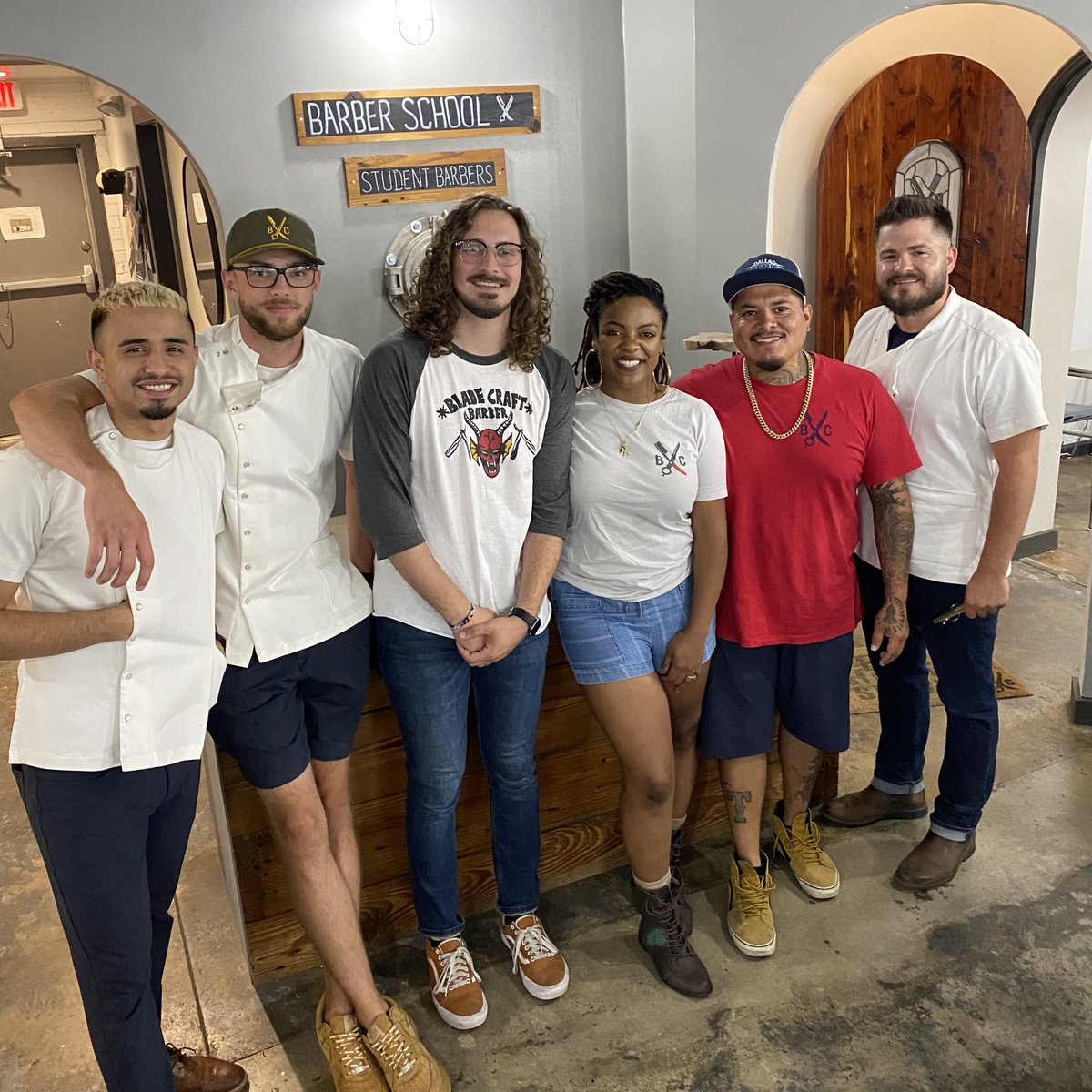 BladeCraftBA's tweet photo. Our Thursday crew is READY to get some services done! Book your appointment today!
.
.
.
#summer #dallasbarber #studentbarber https://t.co/zbm1Xo0We4