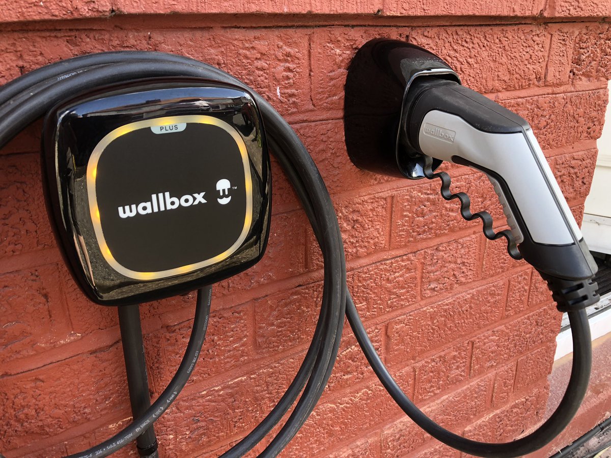 ses_simon's tweet photo. New EV charger installed today for one of my customers. 😊 #wallbox #EV #ElectricVehicles #Electrian #evcharging #Beeston @wallboxchargers @DonnyCables @LINIANFireClip https://t.co/R1gjVBUgDK