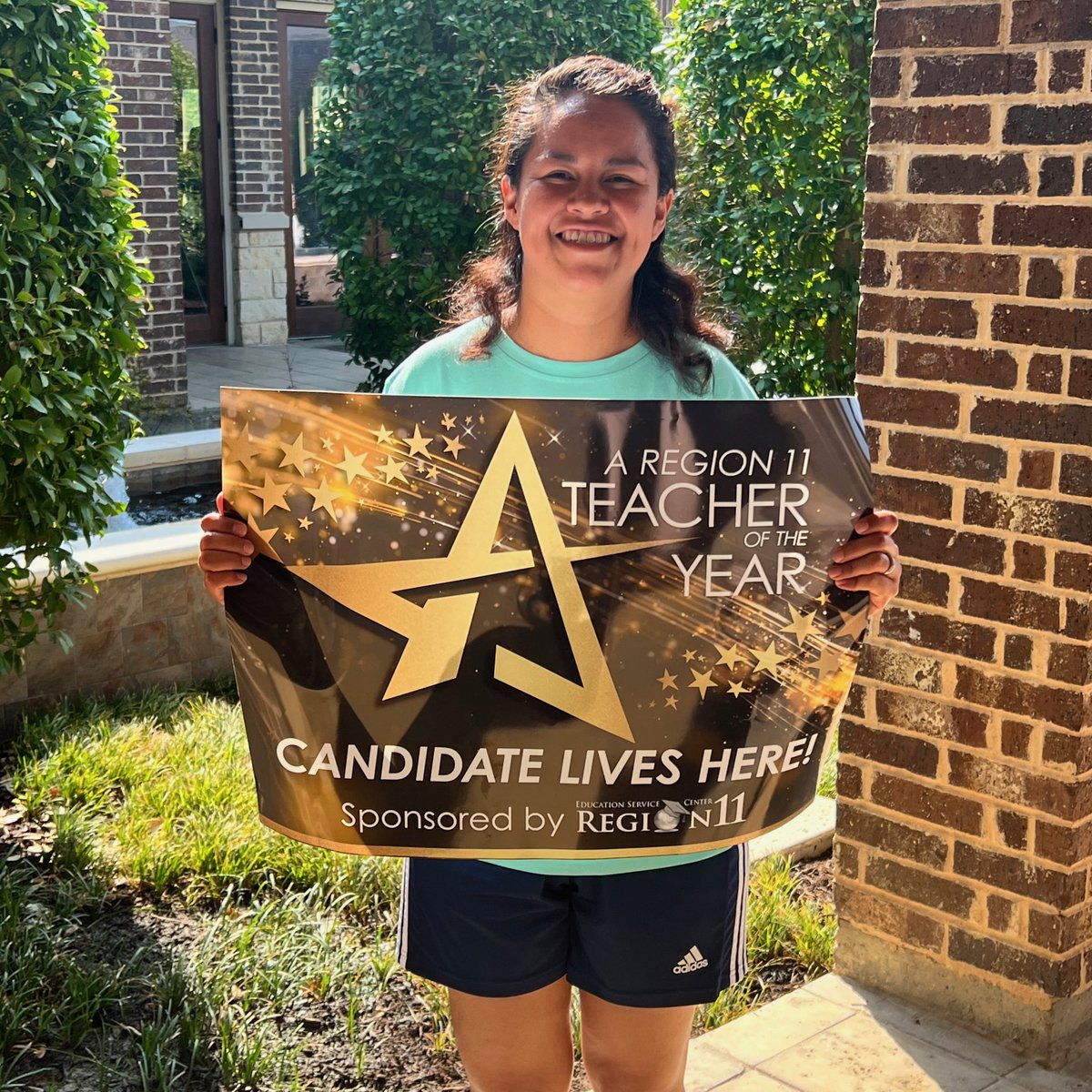 ESCRegion11's tweet photo. Congratulations, Region 11 Teacher of the Year Candidates! Pictured with their yard signs:

Alea Pena @decaturisd  Elementary Candidate
Maricarmen Allen @venus_isd Elementary Candidate https://t.co/WuytwavF77