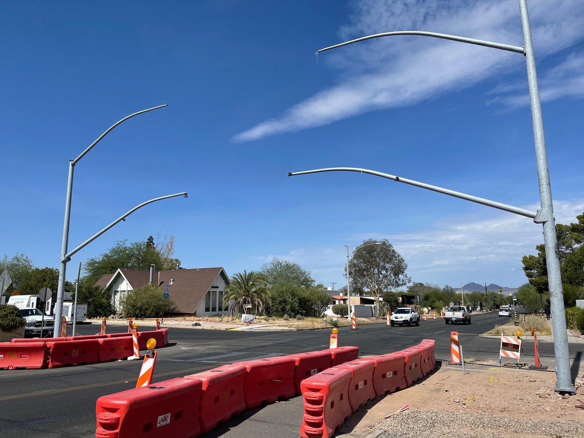 Tucson_DTM's tweet photo. Safety elements are being installed as part of the Treat Ave Bike Blvd Project from Aviation bikeway to Rillito River. Poles for the HAWK bike/pedestrian crossing light are up &amp; a traffic circle is being constructed at Treat Ave &amp; 5th St. 

🚴‍♂️More info: https://t.co/loyegxUvCE https://t.co/1NE4cPmIjc