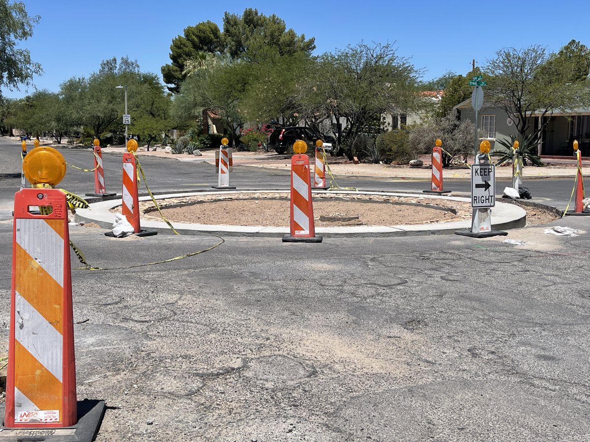 Tucson_DTM's tweet photo. Safety elements are being installed as part of the Treat Ave Bike Blvd Project from Aviation bikeway to Rillito River. Poles for the HAWK bike/pedestrian crossing light are up &amp; a traffic circle is being constructed at Treat Ave &amp; 5th St. 

🚴‍♂️More info: https://t.co/loyegxUvCE https://t.co/1NE4cPmIjc