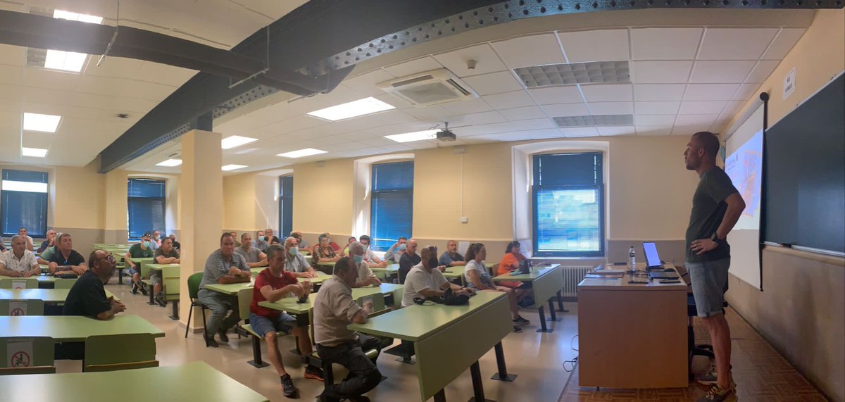 fafcyle's tweet photo. Iniciamos dos días de jornadas en colaboración con el Proyecto #Firepoctep, @dipuavila y Proyecto #Mosaico. Hoy, reflexión sobre los grandes #IIFF causas y soluciones aportadas por el Proyecto Mosaico. Mañana jornada de campo para visitar las actuaciones llevadas a cabo https://t.co/r1kobVaHy0