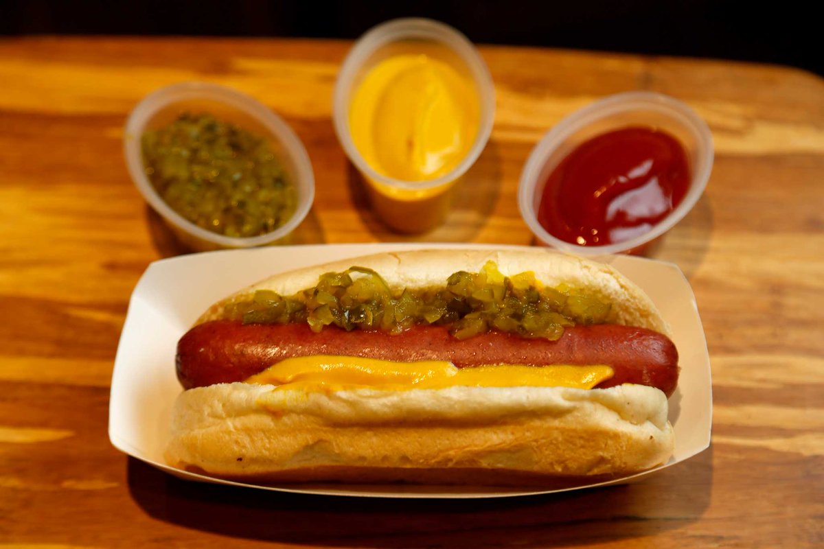 How much do Astros fans love getting $1 hot dogs? Enough to loop around Beltway 8, data shows dlvr.it/STv38s