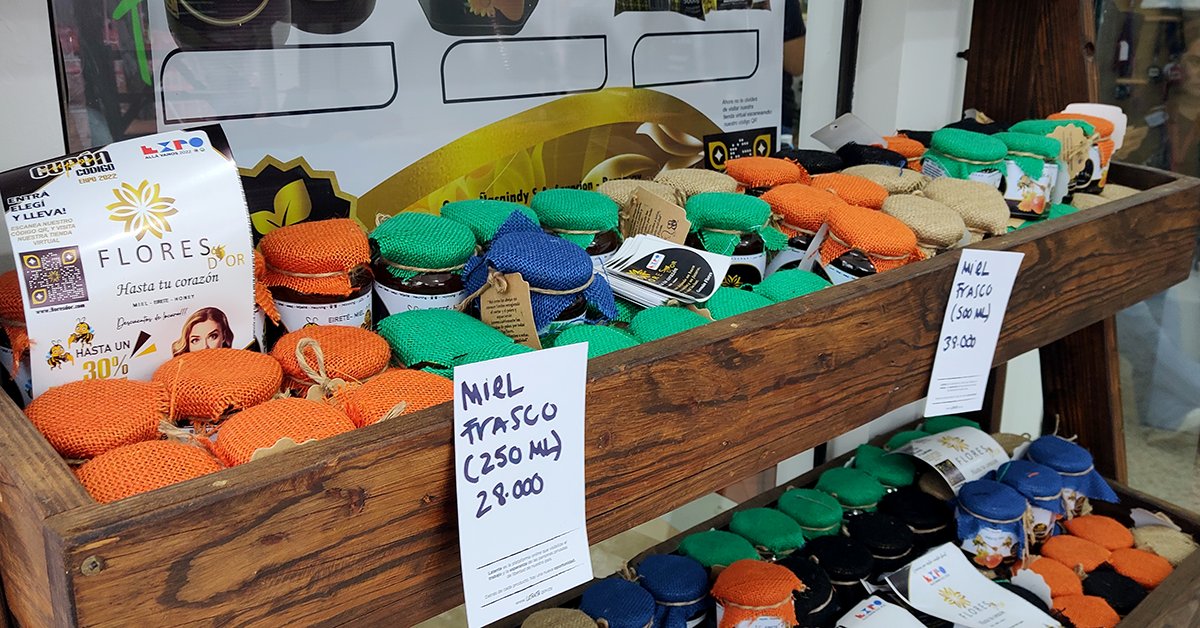 MJusticiaPy's tweet photo. Continúa la exposición de productos penitenciarios en la Expo https://t.co/Y3lu42LW0u https://t.co/zpVCSdrxz7