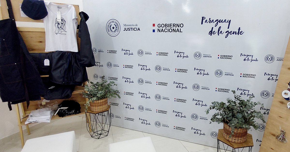 MJusticiaPy's tweet photo. Continúa la exposición de productos penitenciarios en la Expo https://t.co/Y3lu42LW0u https://t.co/zpVCSdrxz7