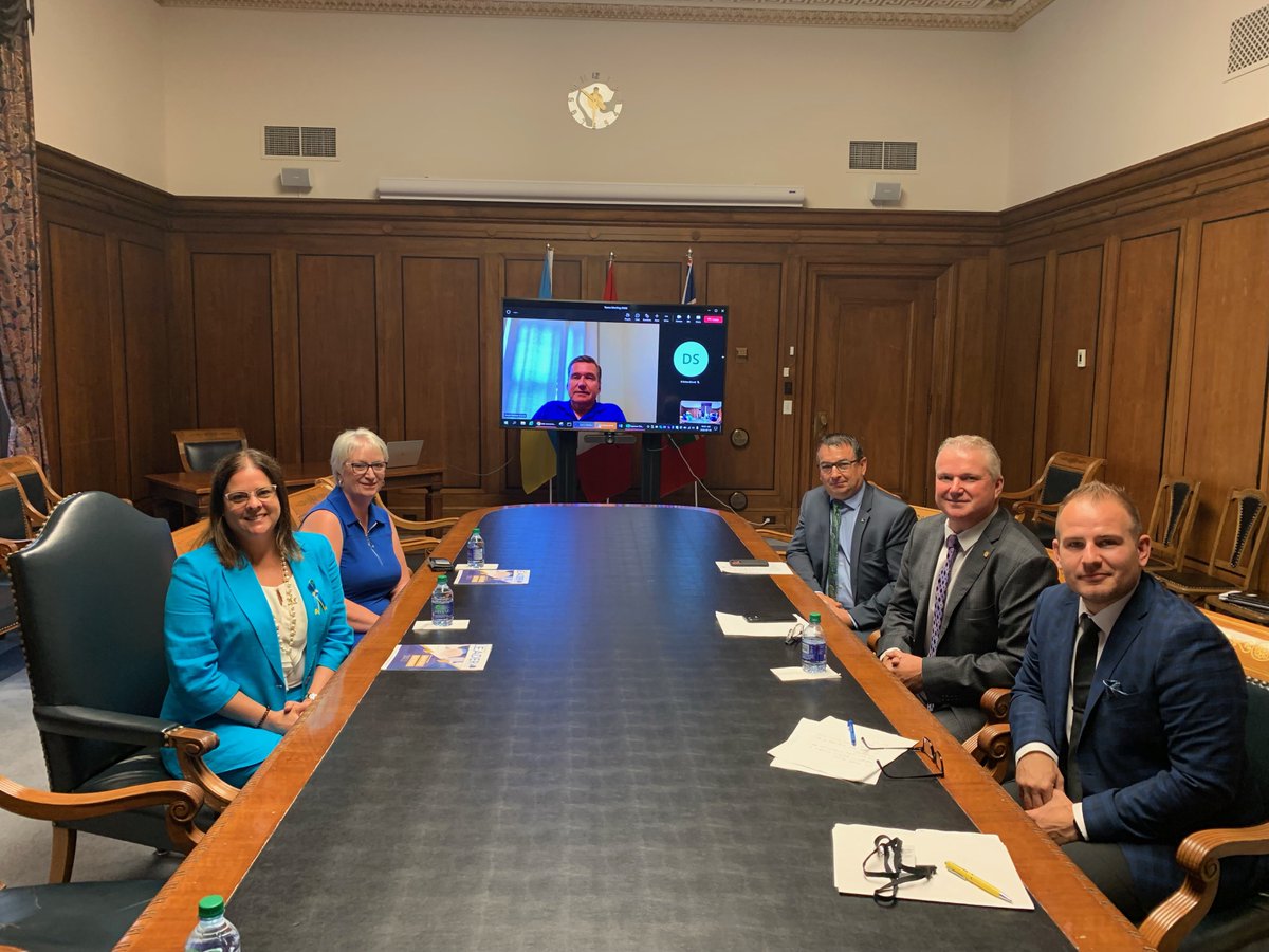 Excellent meeting this morning with the Association of Manitoba Municipalities President Kam Blight, VPs Brad Saluk and Chris Ewen. @Min_E_Clarke @MinPiwniuk