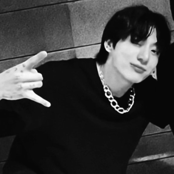 jeonfitz's tweet photo. my type in men https://t.co/xNmDDFzMIn