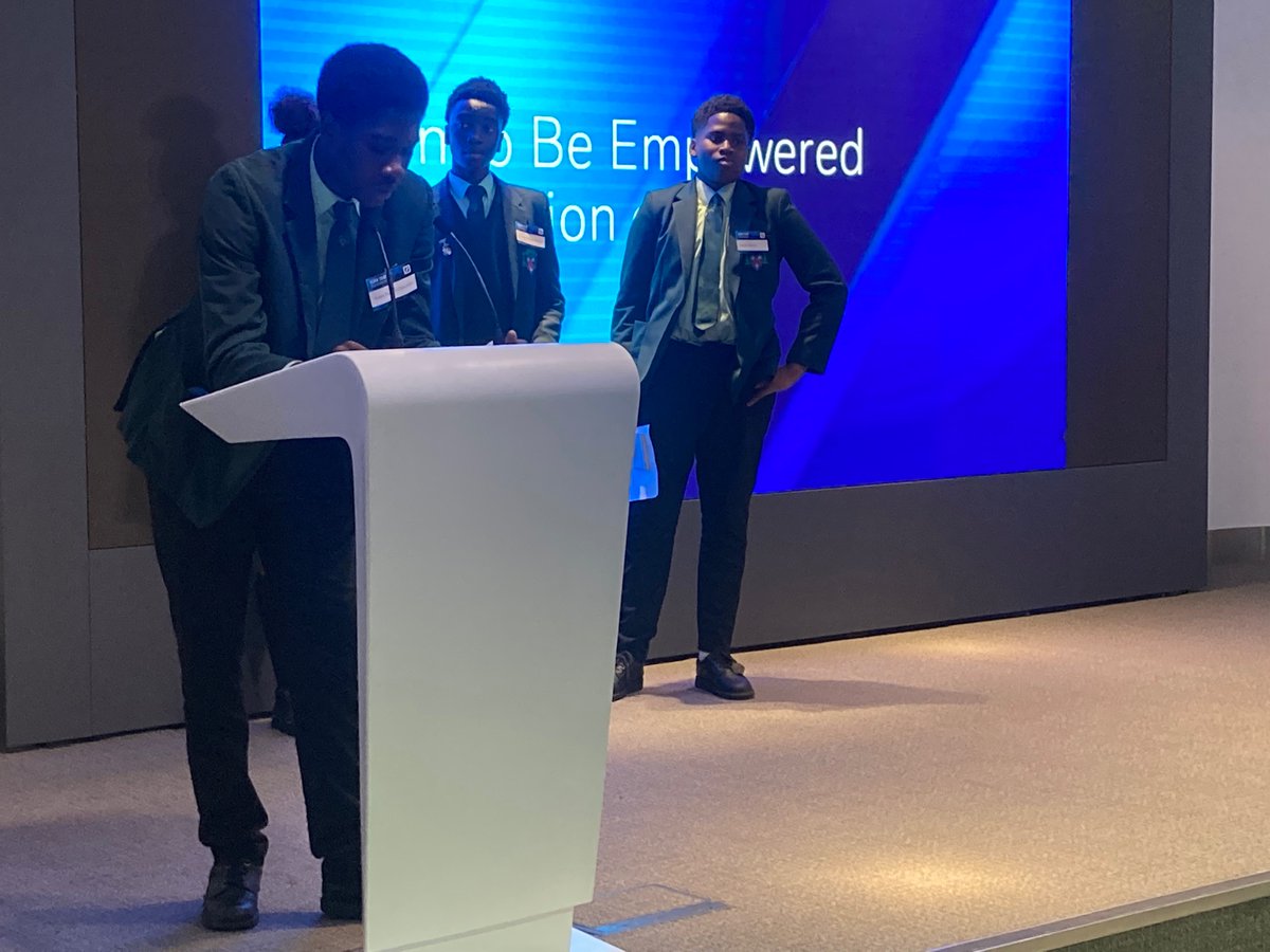 MrKisituMaths's tweet photo. Empowering afternoon @DeutscheBank HQ celebrating our young people at @ChallonerCFS who have spent the last academic year partaking in the Deutsche Bank “BornToBe” program - Huge credit goes to @LocalVillageNet for facilitating this initiative. #TomorrowsLeaders #AmplifyMe https://t.co/NEUiFetLIx