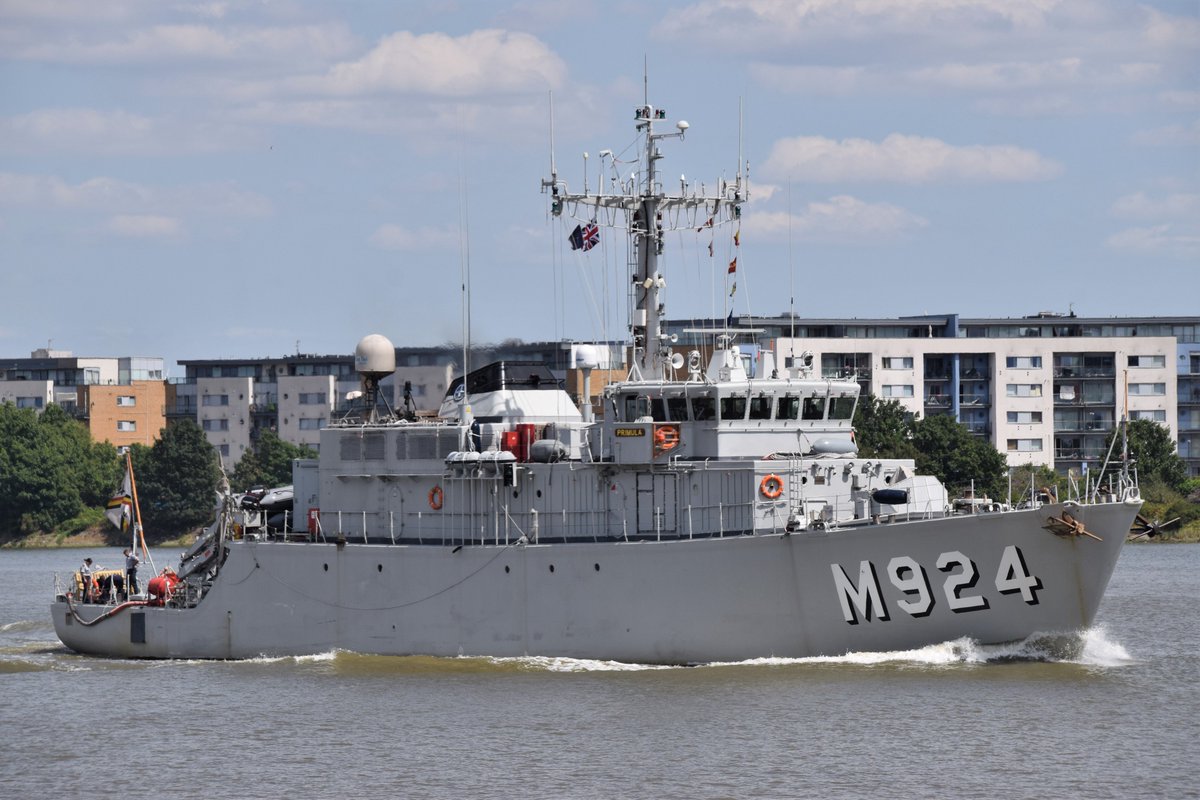 AJBC_1's tweet photo. π§πͺ @TheBelgianNavy BNS PRIMULA & BNS BELLIS with #NavOcean's ALMAK (4-year cadet training contract with Belgian Navy) arrive on the #Thames heading to West India Dock - visiting #London in connection with annual Belgian Cenotaph parade. #dlr_blog
#RiverThames
#ShipsinPics https://t.co/aOIVqcOhIK