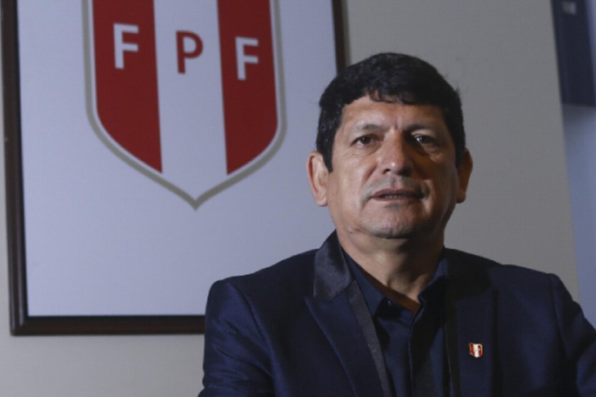 renato_sun's tweet photo. El mayor enemigo del fútbol peruano…. https://t.co/sgcwdtlVm8
