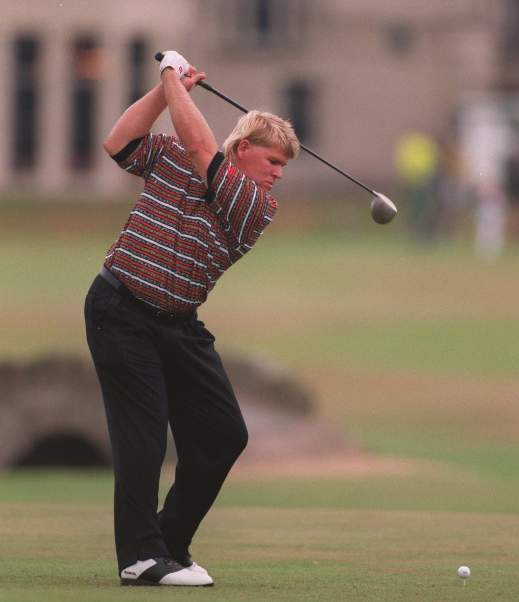 LukeKerrDineen's tweet photo. John Daly on the 18th in 1995 vs. John Daly on the 18th in 2022 https://t.co/gb96zt1J6i
