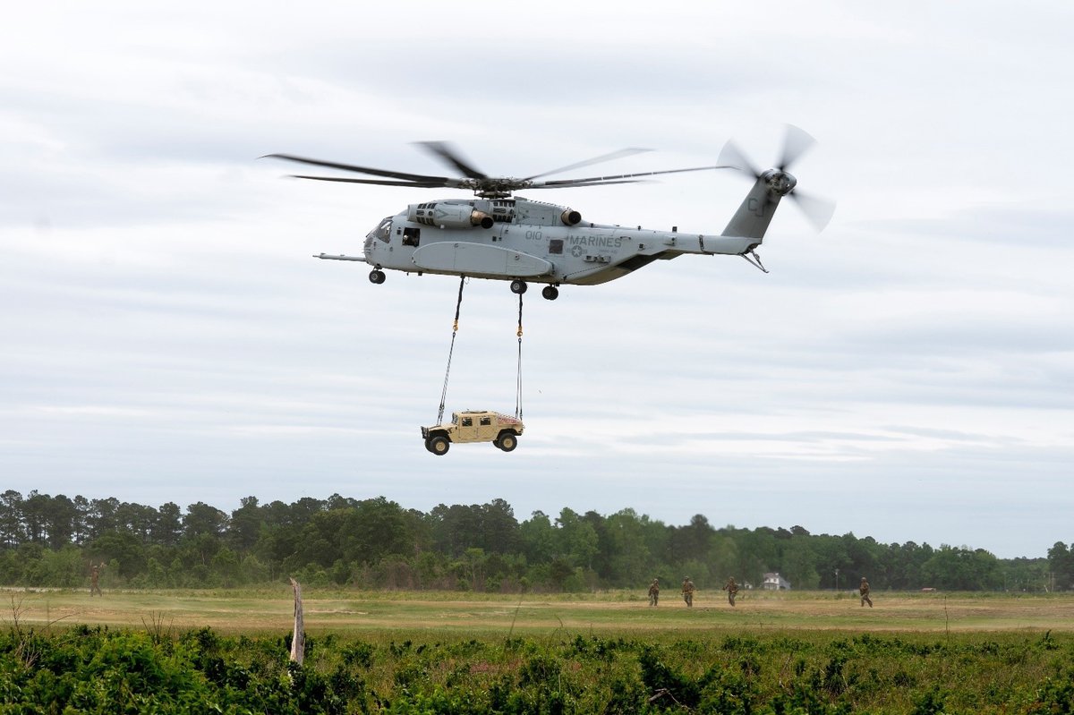 JUSTHELICOPTERS's tweet photo. Sikorsky delivered the third Low-Rate Initial Production (LRIP) CH-53K helicopter to the U.S. Marine Corps.
#Helicopter #Helicopters #Pilot #Pilots #HelicopterPilot #HelicopterPilots #Rotorcraft #RotorcraftPro #Sikorsky #CH53K #USNavy #Navy https://t.co/gsOZQnYPKz