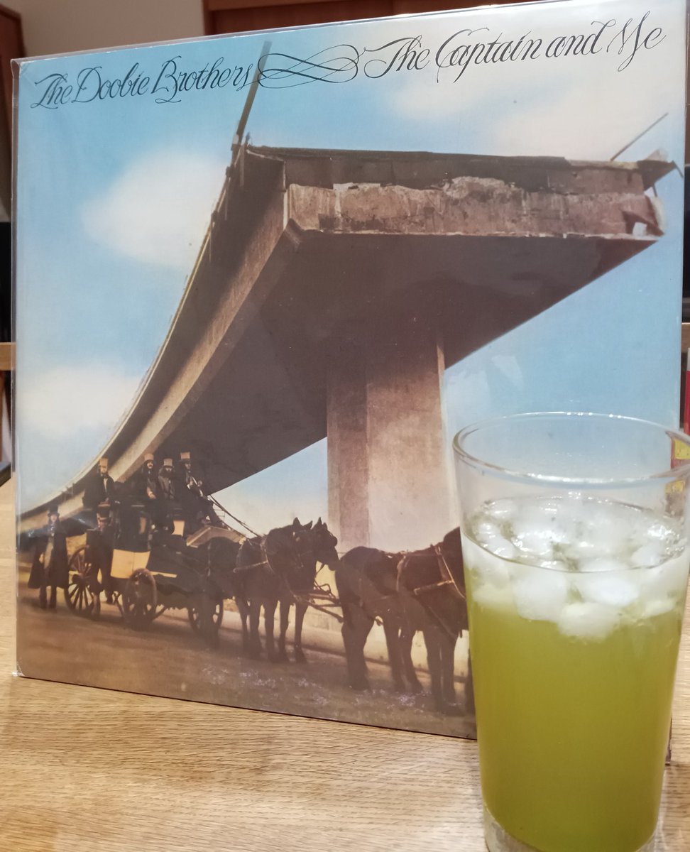 nookada's tweet photo. 本日の盤酌
#TheDoobieBrothers 
#TheCaptainAndMe
#緑茶ハイ https://t.co/F8DXSKn8Eo