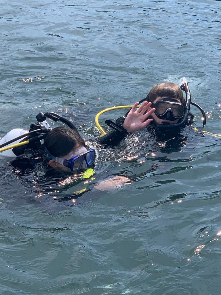 OrielHighSchool's tweet image. Day 2 of of scuba diving! 🤿 💜🤿 #LearningNewSkills #PadiCourse #ActivitiesWeek2022