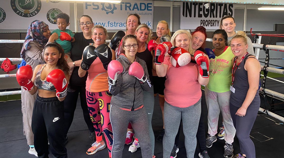 England_Boxing's tweet photo. POWERED BY PUNCH LIKE A GIRL 🥊

How a women-only England Boxing Level One Coaching Course - funded by @MerseysideSport and @ActiveCheshire - inspired @anfieldboxing's Siobhaun McArdle to help others by running community sessions 👊👏🙌

Read ➡️ https://t.co/ZNyAmt2Oq3 https://t.co/Wr1rhOqQOp