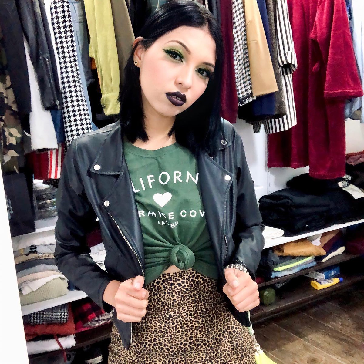 MILASEMFRESCURA's tweet photo. #makeup que fiz ontem 💚
Tô muito na vibe green kkkk https://t.co/d9Izw5S05d