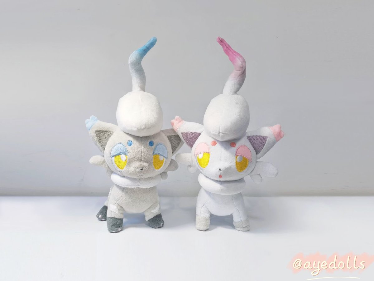 Ayedolls's tweet photo. Sea-salt and peach flavour zorua 😍
(FINALLY finished these two babies🥰
🌸❄️🌸❄️🌸❄️🌸❄️🌸❄️🌸
#hisuianzorua #zorua #PokemonArt #PokemonLEGENDS #pokedoll #pokemonplushies #pokemoncentre #cute #kawaii #ゾロア #PokemonLegendsArceus #plushie #sew #doll #handmade #zoroark #Pokemon https://t.co/ns1plbGMJJ
