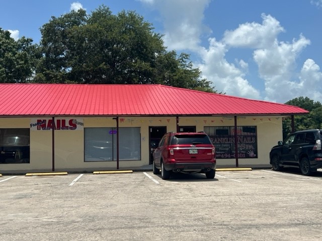 SPARCCsarasota's tweet photo. Thank you to Franklin Nail & Spa for helping raise awareness about SPARCC by displaying SPARCC brochures, palm cards and posters. Together we are saving lives today and tomorrow!
#SPARCCSVAdvocate #FCASV #DeSoto #Arcadia #EndDV #EndSV #SupportSurvivors #WeBelieve https://t.co/LWDAjYt5io