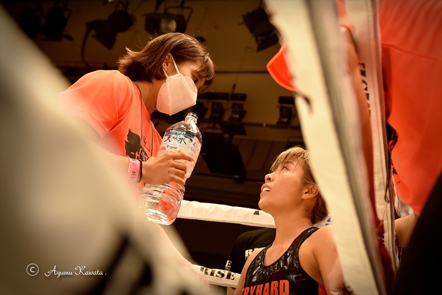 Ayumu_Kawata's tweet photo. 若菜ちゃん、ほんと先輩想い。
#格闘技は素晴らしい
#RISE159 https://t.co/vmhsfa12zz