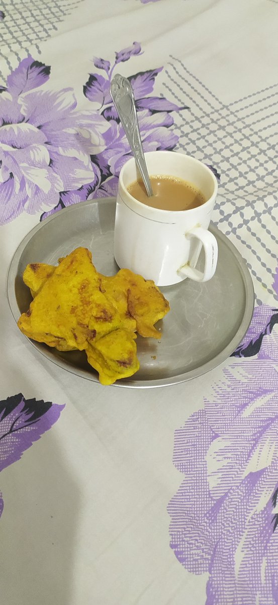 Bhishmsharma12's tweet photo. Trust me this is after a few years of disciplined life.
Enjoyed a grt deal
#monsoon
#breadpakode
#Tea https://t.co/ioO79LZtu5
