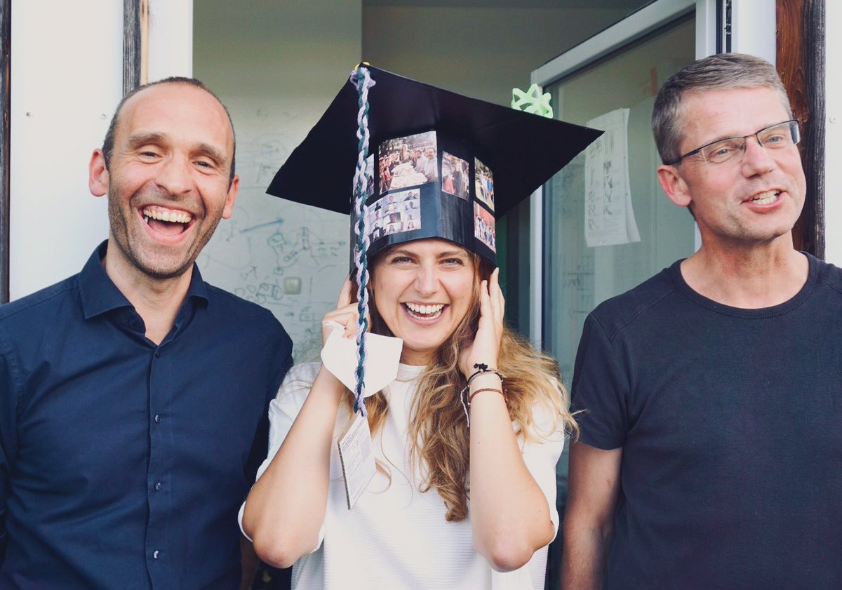 lea.schuh (@schuhlea) on Twitter photo PhD ✔️🎓🎉🥂
A huge THANK YOU to <a href="/MarrCarsten/">carsten marr</a> and <a href="/robert_ife/">Robert Schneider</a> for having been the best supervisors possible - I had an incredibly fun and exciting time and I learned so much! 🤩💻🧫🔬🧬
#supervisorgoals
<a href="/HelmholtzMunich/">Helmholtz Munich | @HelmholtzMunich</a> <a href="/CompHealthMuc/">Computational Health Center</a> @TUM_Mathematics PhD ✔️🎓🎉🥂
A huge THANK YOU to <a href="/MarrCarsten/">carsten marr</a> and <a href="/robert_ife/">Robert Schneider</a> for having been the best supervisors possible - I had an incredibly fun and exciting time and I learned so much! 🤩💻🧫🔬🧬
#supervisorgoals
<a href="/HelmholtzMunich/">Helmholtz Munich | @HelmholtzMunich</a> <a href="/CompHealthMuc/">Computational Health Center</a> @TUM_Mathematics