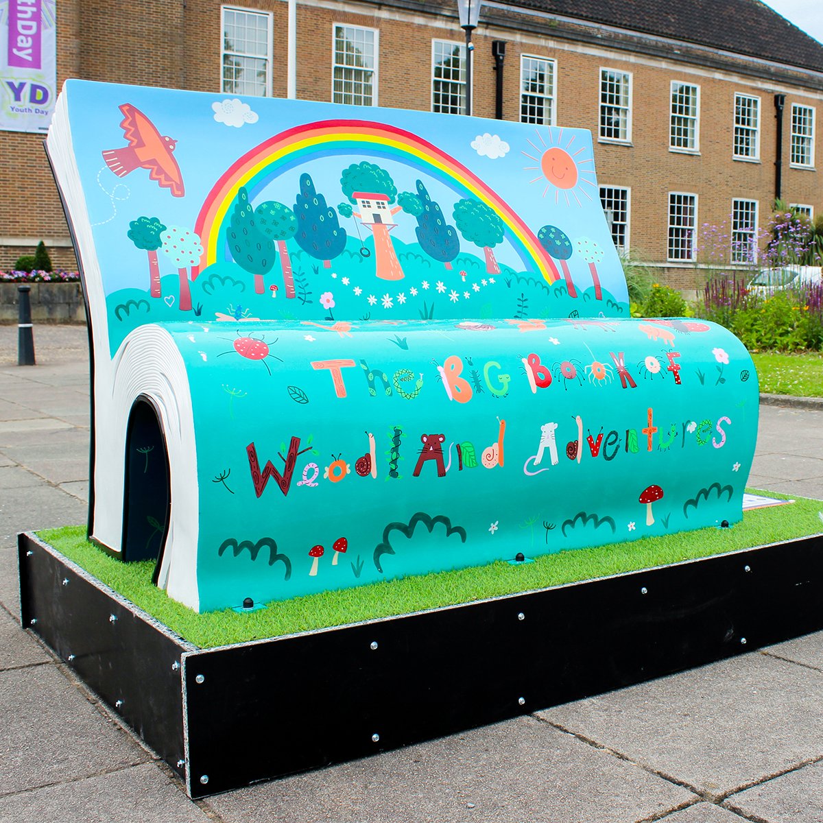 VisitSalford's tweet photo. The Salford Literacy Trail is OPEN! @Literacy_Trust @BupaFoundation @wildinart bring these wonderful #SalfordBookBenches across the city. Created by local schools and artists. Learn more and get your Trail Map here: https://t.co/DDWfGpbIzC #Salford #Books 📚 https://t.co/XyS8c0PuxH