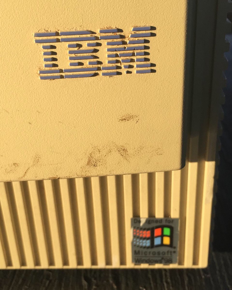 albertocazon1's tweet photo. Mi nuevo proyecto IBM APTIVA #IBM #APTIVA 2170 ara restaurar! Le falta disco rígido y la tapa metálica. Es un #pentiumii con 64 mb ram y #soundblaster integrado. No te pierdas mi video https://t.co/Fc8Go0eCZB gracias por suscribirse! https://t.co/XhYribSLXf