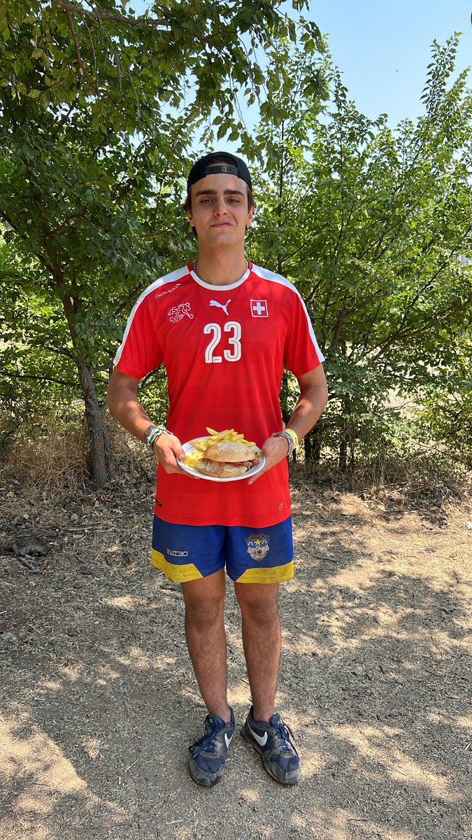 Y como última comida… ¡ Mc Aitana! 🍔 <a href="/lsmaravillas/">Colegio La Salle Maravillas</a> #etlmaravillas