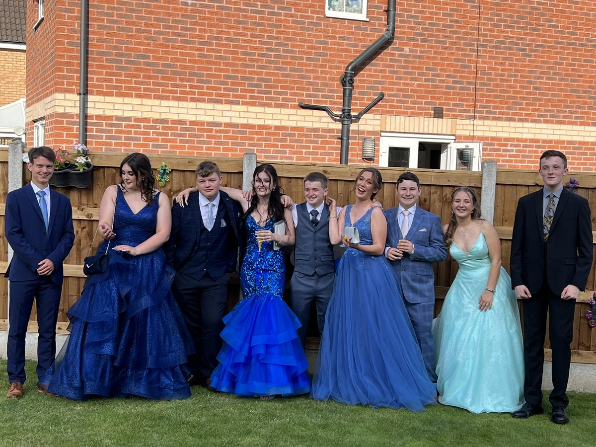 JamesClarkallan's tweet photo. Thank you to all the @hayfield_school staff for giving up their time to give Year 11 a very special send off #Prom2022 #Year11 #Newchapterahead @mountpleasanthotel https://t.co/HKVus4AXEq