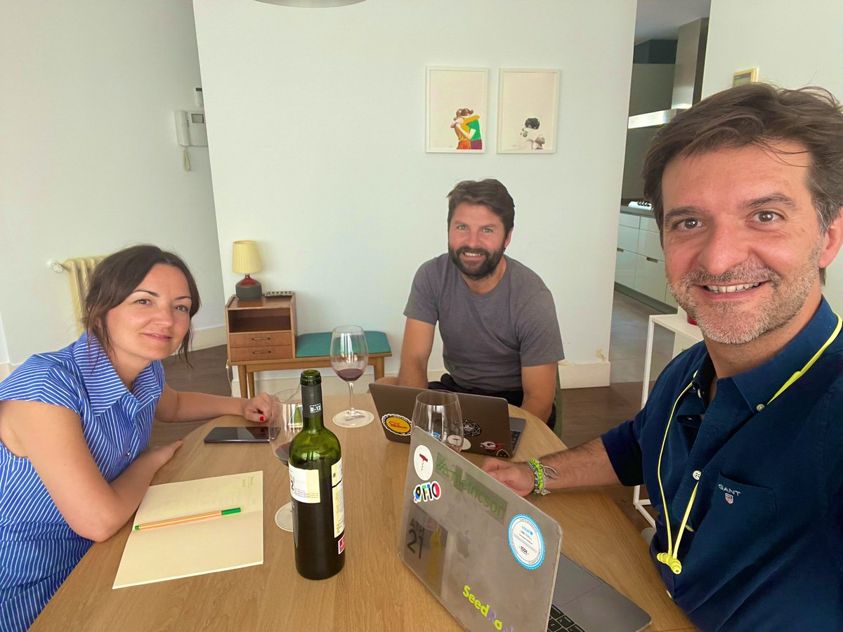 Comité de dirección y estrategia H2 de <a href="/descorchify/">Descorchify 🍷🍾🥂</a>. Madre mía, qué bien os lo vais a pasar.