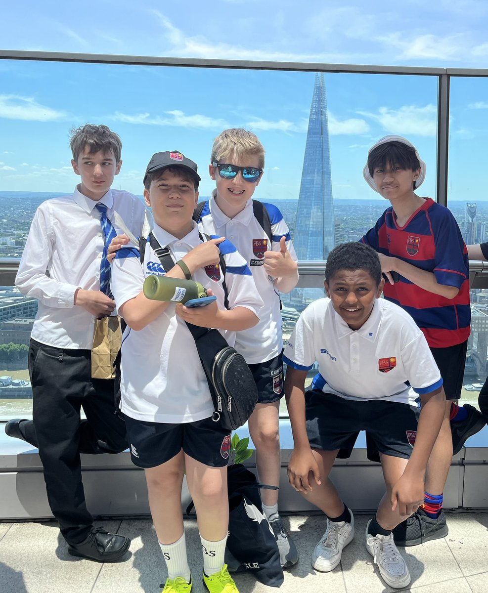 FulhamBoys_JEP's tweet photo. Year 9 tube challenge. The boys are smashing this challenge and 25 bonus points for #skygarden. What a great group! 👏 https://t.co/fWViWnY5VD