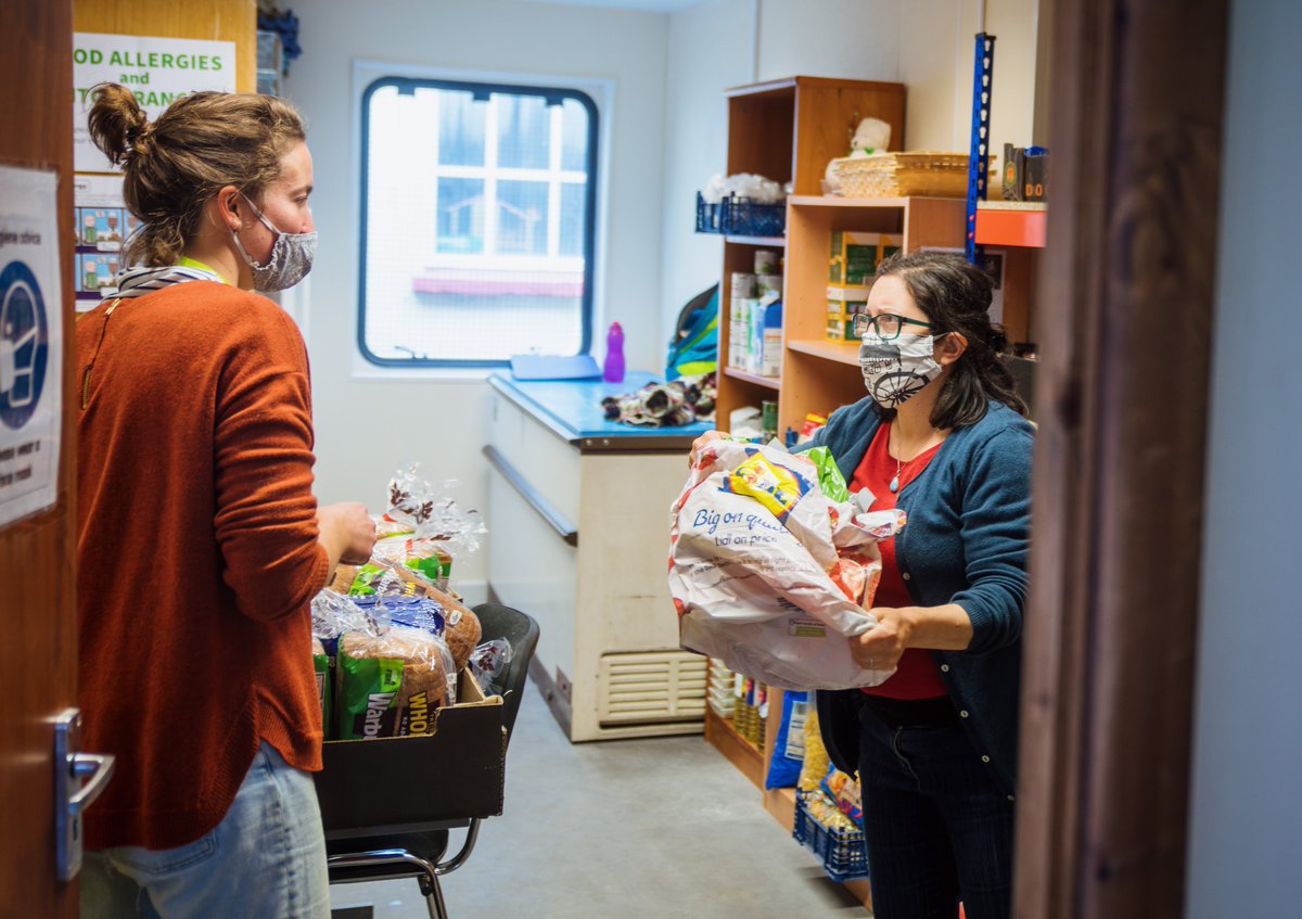 With inflation at a 40-year-high, community organisations are stepping up to support those worst hit.

They are doing so in the face of escalating costs &amp; demand. For many of them the financial impact of the #costofliving crisis is "worse than covid".

locality.org.uk/blog/supportin…