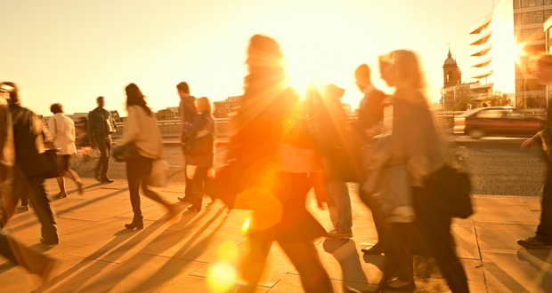 fmjtoday's tweet photo. Office occupancy in the capital rises as temperatures soar - https://t.co/3JpybwABic #facman #FacilitiesManagement #OfficeSector #LondonOfficeOccupancy #WorkplaceOccupancy #WorkplaceSensors https://t.co/6Q0tqLb0i6