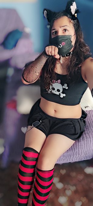 Kitty wants some cuddles meoow~?

#femboy #sissy #TrapitosLindos #neko https://t.co/7XtLyzH1LJ