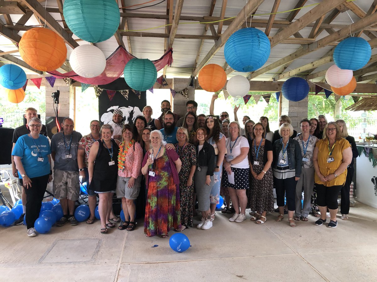 Team work makes the @ATT_FECollege dream work! Programme of Study (PoS) learners have created a fabulous end of year ‘PoS-itive festival’. Top job 👏🏻👏🏻👏🏻