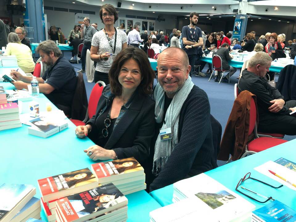 PGranarolo's tweet photo. Charlotte #Valandrey était ma voisine à la Fête du Livre de #Hyères en mai 2019 : un merveilleux souvenir avec une adorable personne. Mes condoléances aux êtres qui lui étaient chers.
R.I.P.@librairieCharl https://t.co/sNs2JABCVR