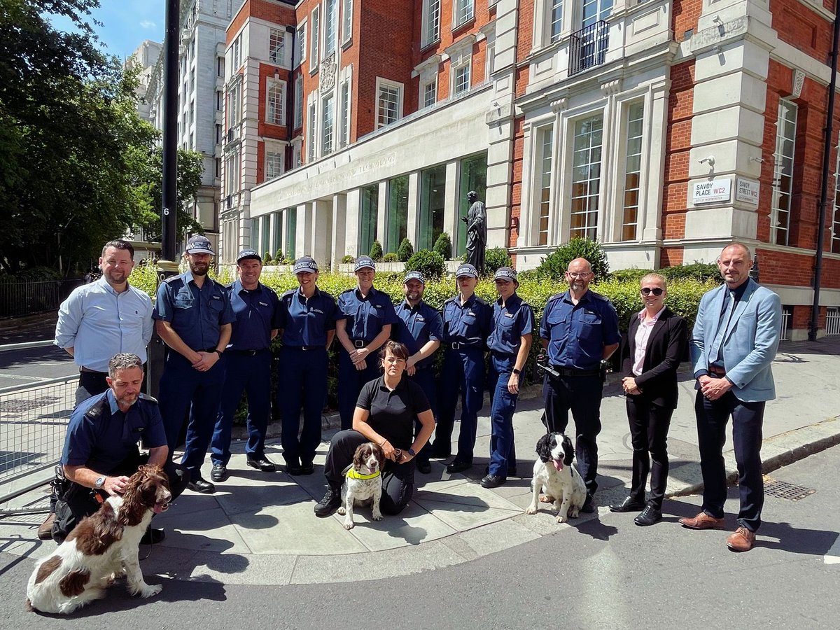 Working alongside the @metpoliceuk the #RAFPolice have been securing the @TheIET for the #GlobalAirSpaceChiefs conference with a collaborative Policing and Security approach ensuring synergy throughout the conference. #StrongerTogether
