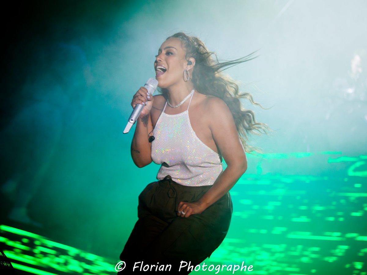 Flo_Photographe's tweet photo. @amel_bent concert 13 Juillet 2022 à @VilledeReims
#concerts #reims #13Juillet2022 #Artist #France @ReimsTourisme https://t.co/tYyBmgwfu1
