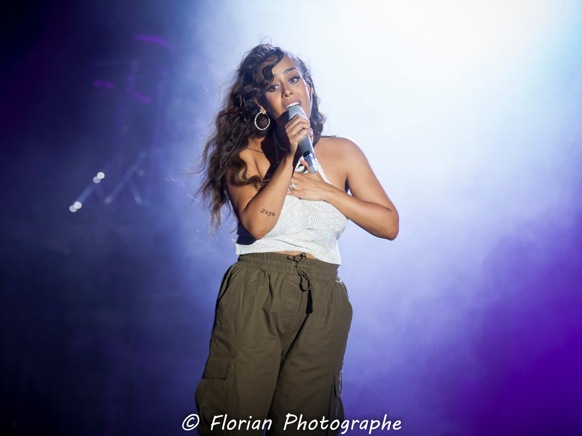 Flo_Photographe's tweet photo. @amel_bent concert 13 Juillet 2022 à @VilledeReims
#concerts #reims #13Juillet2022 #Artist #France @ReimsTourisme https://t.co/tYyBmgwfu1