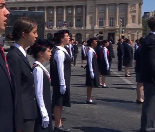 katialefeuvre's tweet photo. Affectueuse pensée pour les Demoiselles de la Maison d’Education de la Légion d’Honneur qui ont participé au défilé ce matin et chanté la Marseillaise devant le Président de la République !
@SmlhNational #MELH #14Juillet #fetenationale https://t.co/jJwcksI3bg