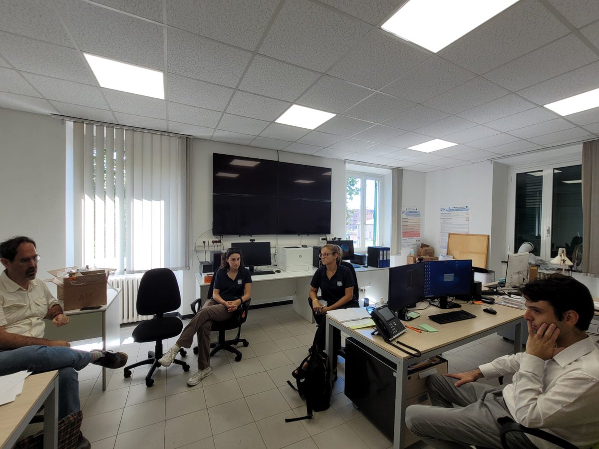 CIMAFoundation's tweet photo. Not only @meteotrackers are installed on the @ICHANGE_EU activities, but now also an #ACRONET weather station (🖥️https://t.co/PMt3VlQYxS) are working in the Marina of Chiavari. Moreover, we are planning #educational project in the Municipality of #Chiavari. #StayTuned https://t.co/jXelOJf8QM