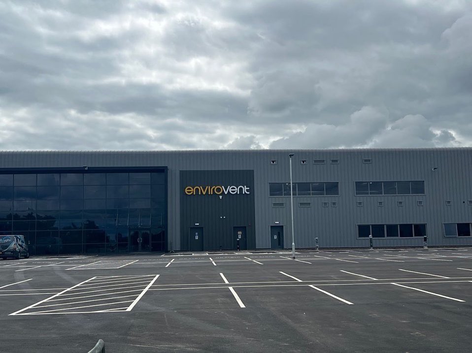 CoolSolDist's tweet photo. Site visit today-commissioning assistance and central control set up at Envirovent’s new HQ! #toshiba #hvac https://t.co/ZuImSYtcxz