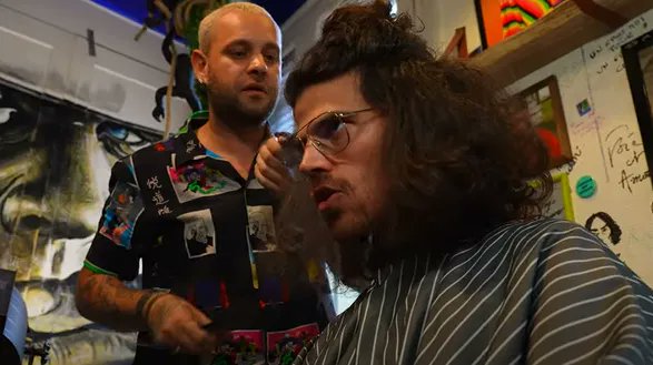 Vesoul : Le rappeur neurophysicien Pierre-Hugues José sort son nouveau titre "Bigoudi" <a href="/phj_musique/">Pierre Hugues José</a> ➡️ francebleu.fr/culture/musiqu…