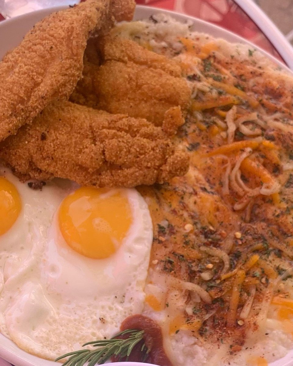 Pettra88's tweet photo. Step 1. Thank God you woke up!! 

Step 2. Call The Lil Red Hen 

Step 3. Order 
Catfish and Cajun Grits 
Or
Sautéed Shrimp and Cajun Grits 

Step 4. Pick up- or pick a table -TIP YOUR WAITRESS- and enjoy!! 🔥🔥
#SouthernSoulFood 
#HealthySoulFood https://t.co/uFyPR4L4cC