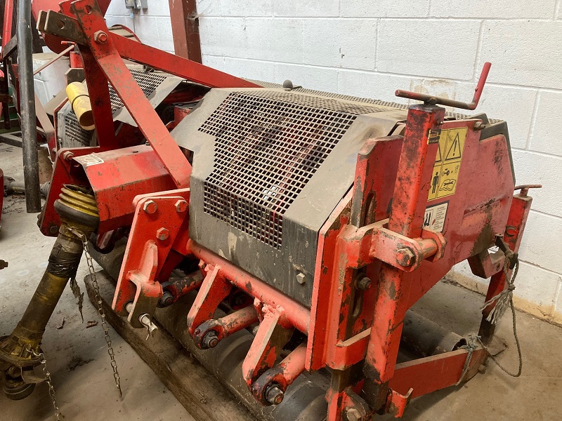 LAPUMagazine's tweet photo. Out with the old and in with the new @RedeximUK Verti-Drain at Rotherham Golf Club https://t.co/i8NSYS3tuG https://t.co/tEkjpEHqvj