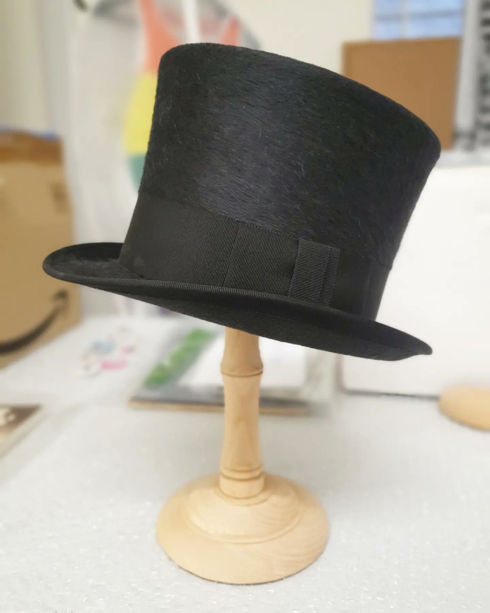 Emma_Shepley's tweet image. It's all go. Today is unboxing Suranne Jones' Anne Lister hat 🎩

@QueerBritain #installweek #gentlemanjack