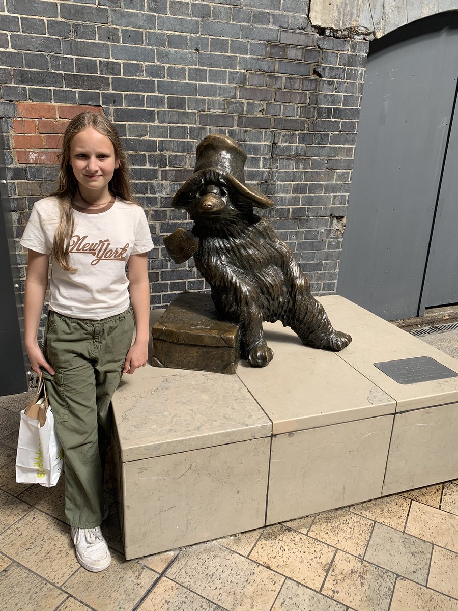 JenniferAdgey's tweet photo. @TVMartinRoberts @GWRHelp @paddingtonbear Yes we thought this makes a rubbish photo https://t.co/E5tiQnS5w8
