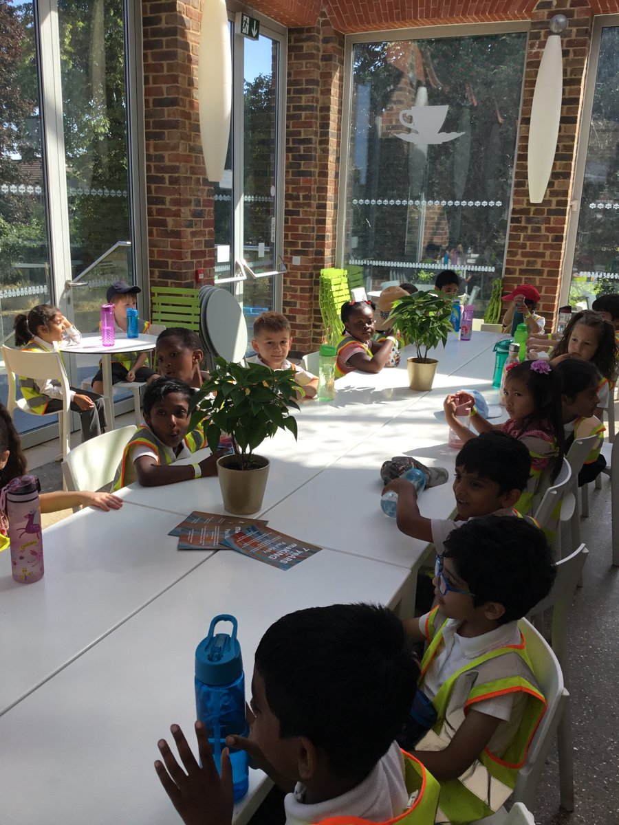 We had a safe journey to William Morris Art Gallery.