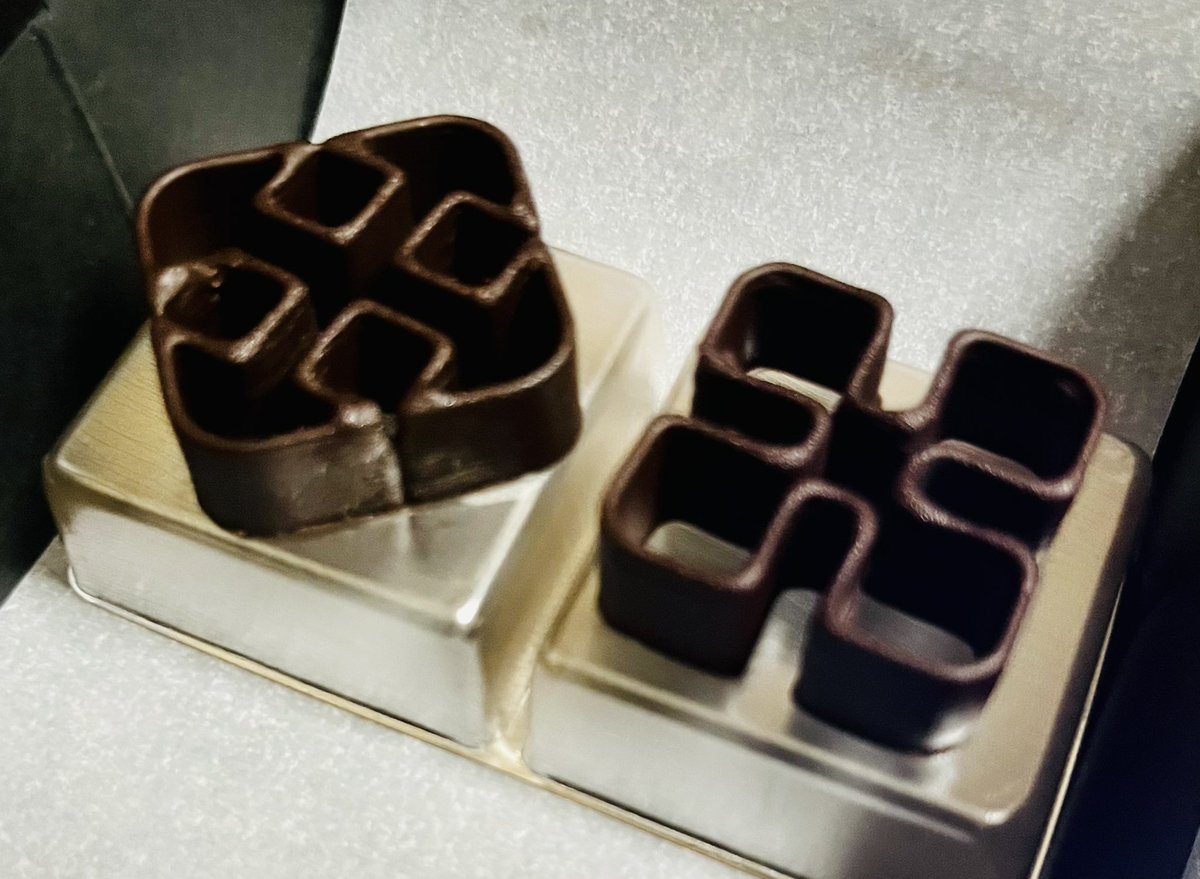 mie_gyg's tweet photo. #ByteBites #3Dプリンタを用いたチョコレート
私のためだけに作ってくれた
Designer は 娘ですけれども https://t.co/TErGVsWYfO
